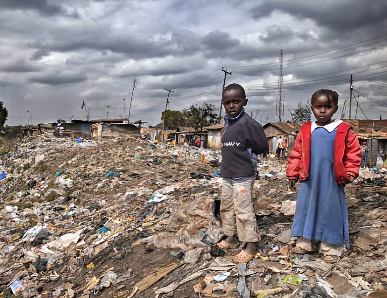 女大学生毕业后被外派非洲，年薪15万，现在无时无刻不想回国