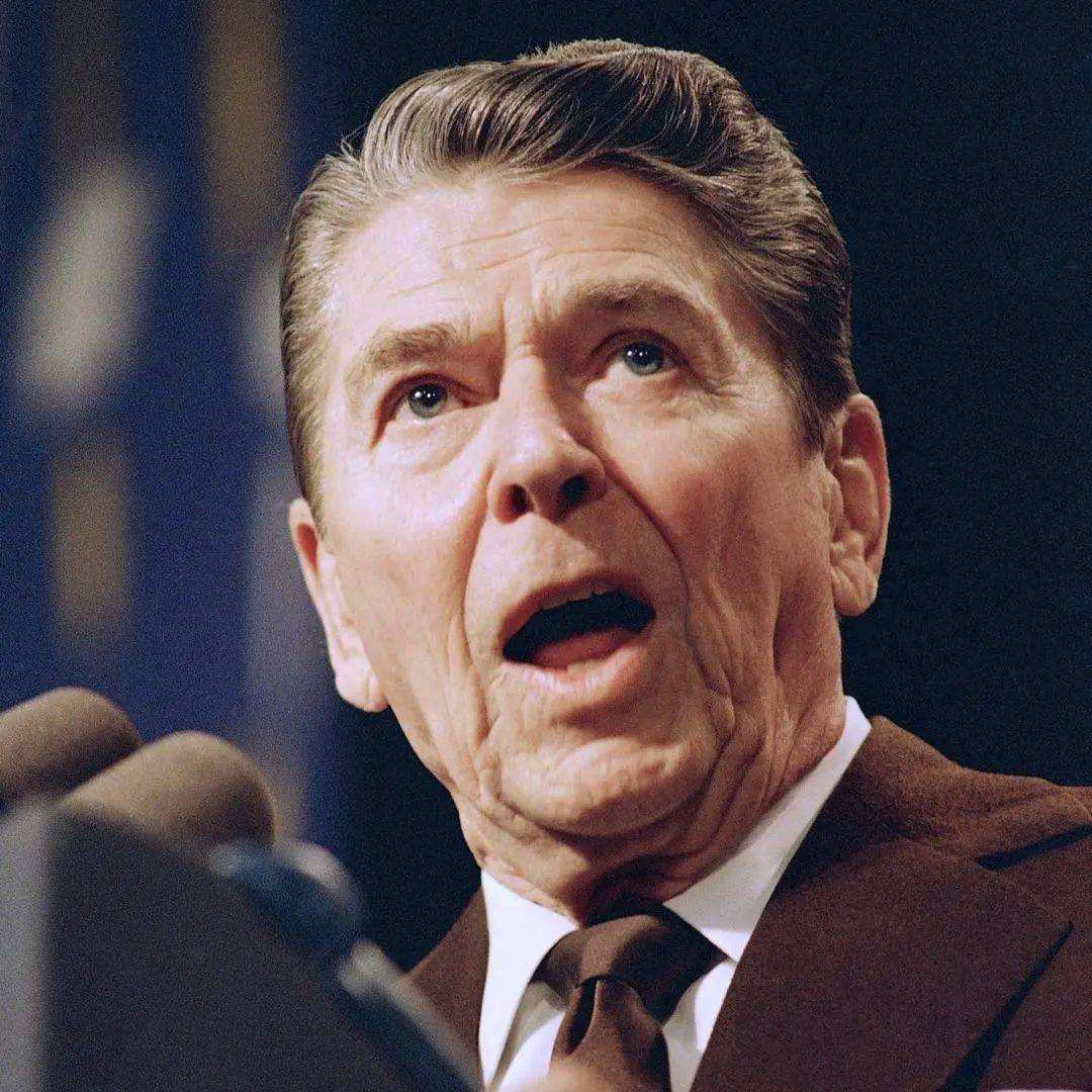 1986年华莱士问：台湾有何必要同大陆统一？邓公耐心说出三个原因