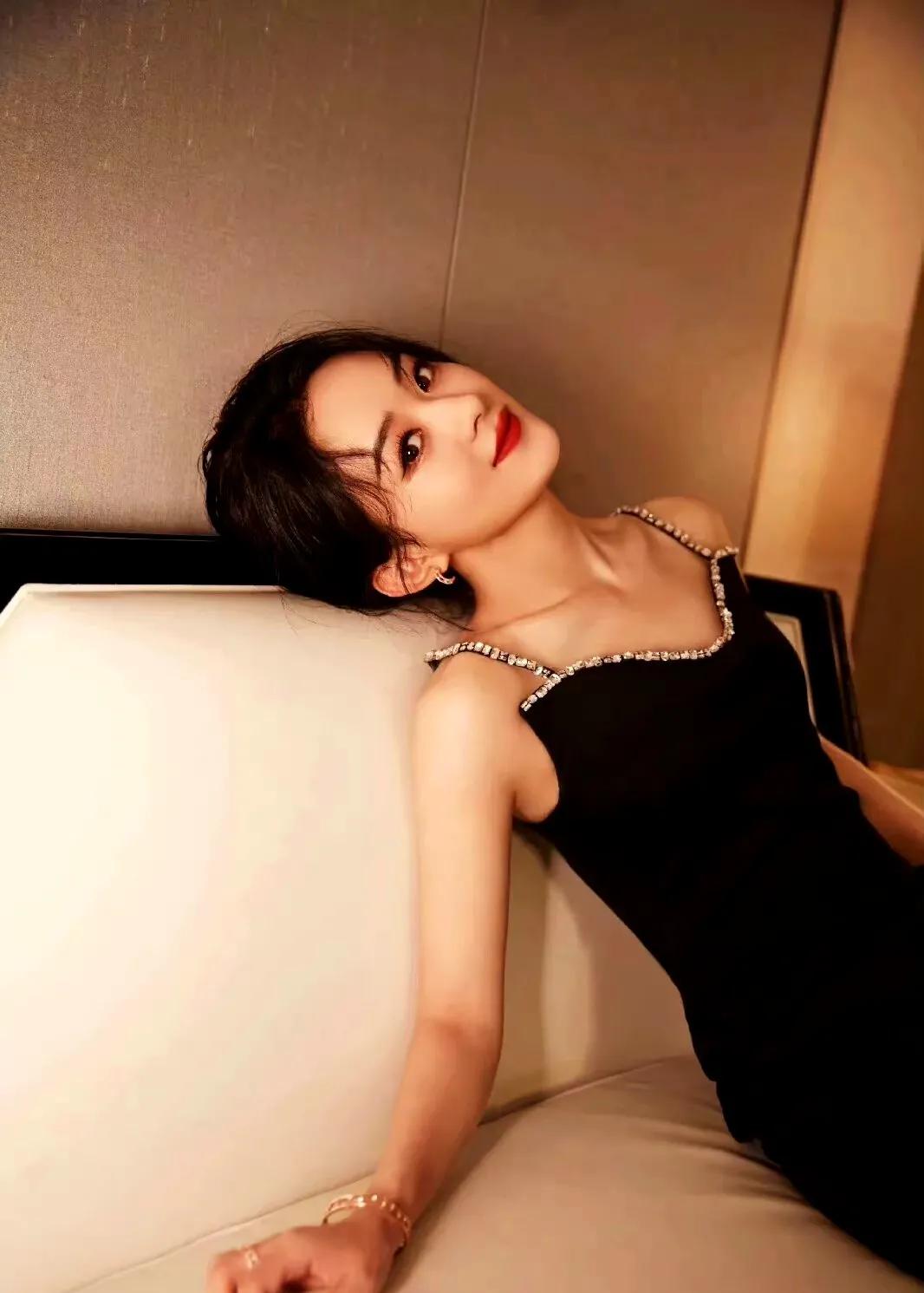 赵丽颖杨幂惊艳写真大片,魅力女神赵丽颖写真