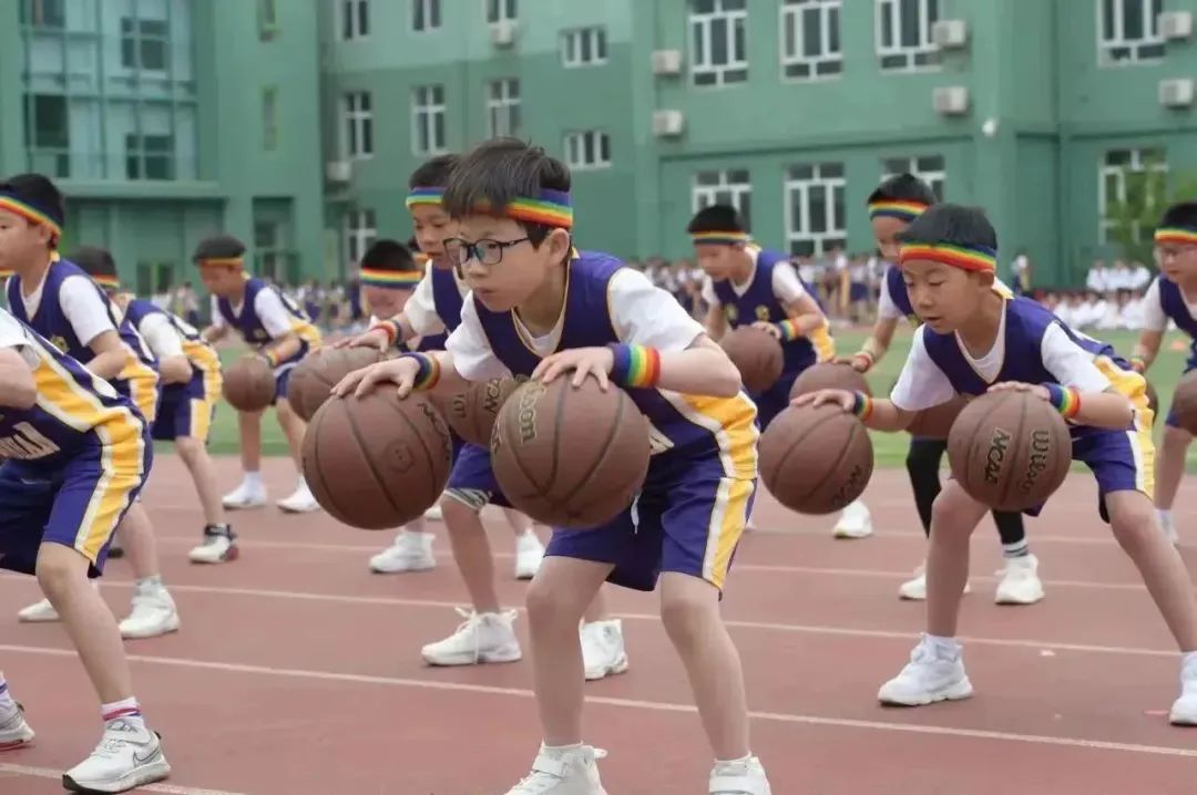 两千学生霸气登场的中杉金杉树体育节！泰酷辣！