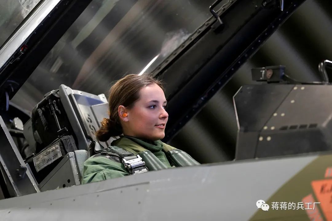 罗马尼亚空军视频,罗马尼亚捡破烂