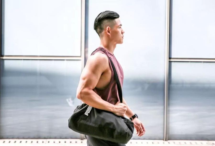 陆家嘴投行金融男,上海陆家嘴金融男