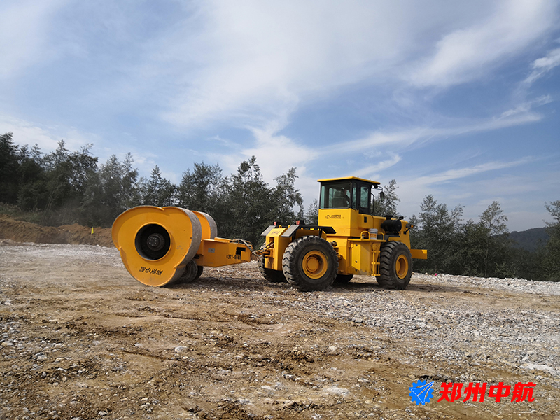 振动压路机和冲击压路机的区别,冲击压路机适合在什么情况使用