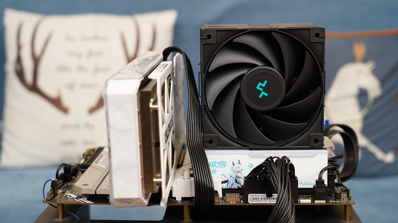 猫头鹰和大霜塔差距大,大霜塔评测对比猫头鹰