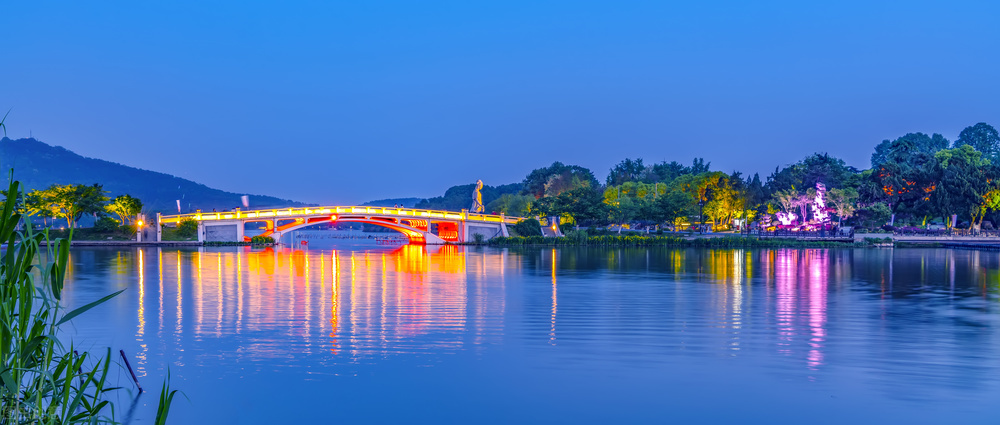 郭进拴｜大美的湖畔明珠