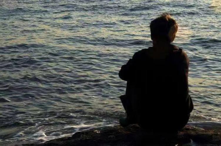 62岁阿姨：儿子非要辞职考单位，结果啃老3年，我的晚年彻底被毁