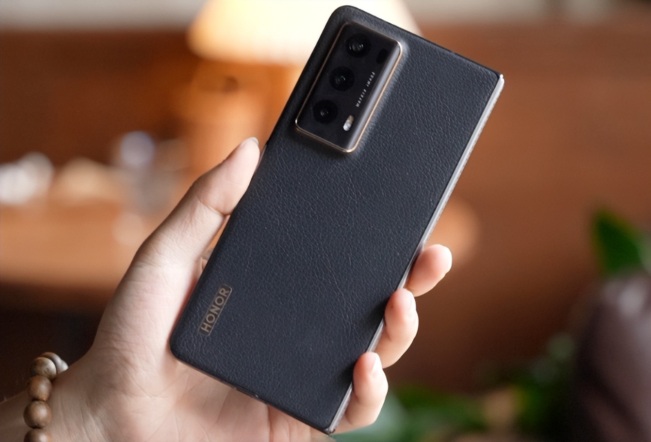 荣耀MagicV2值不值得入手？看完这篇千字好文，告诉你答案