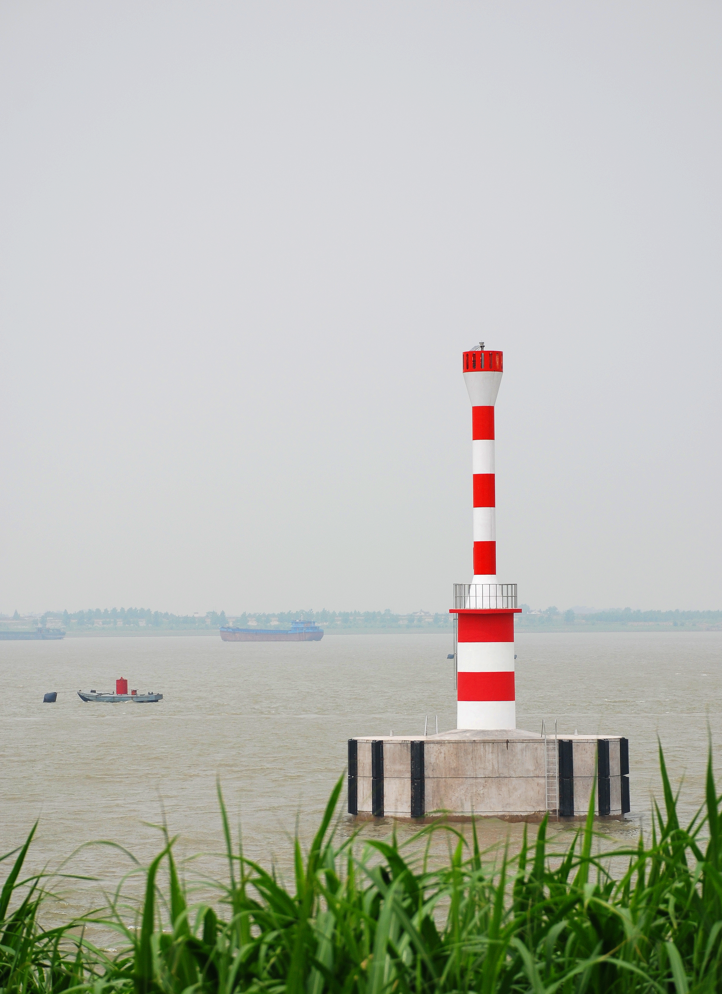 长江航标灯浮标怎么固定,长江航标灯红绿各代表什么