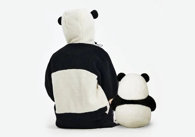冬季保暖熊猫,呆萌可爱熊猫过冬