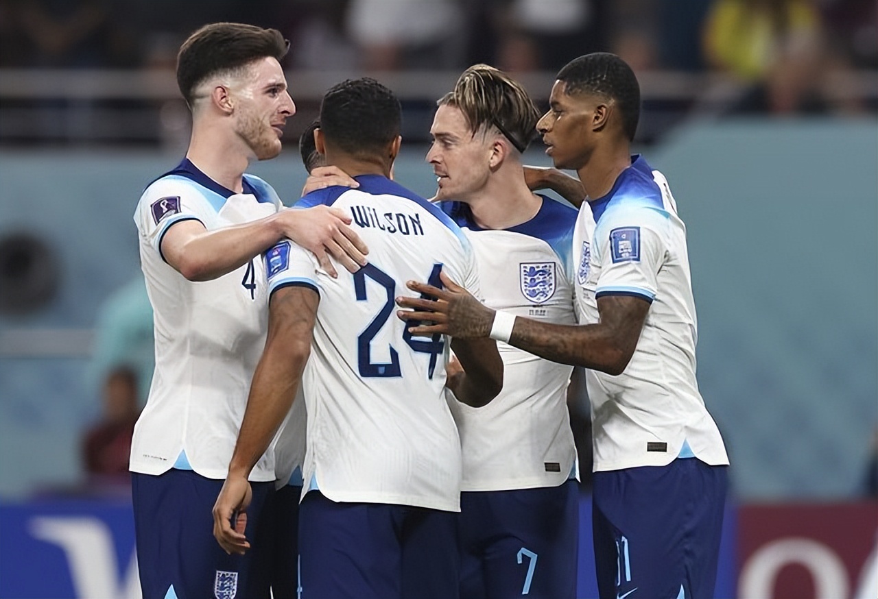 英格兰0-0平美国提前出线,英格兰再赢一局稳稳出线吗