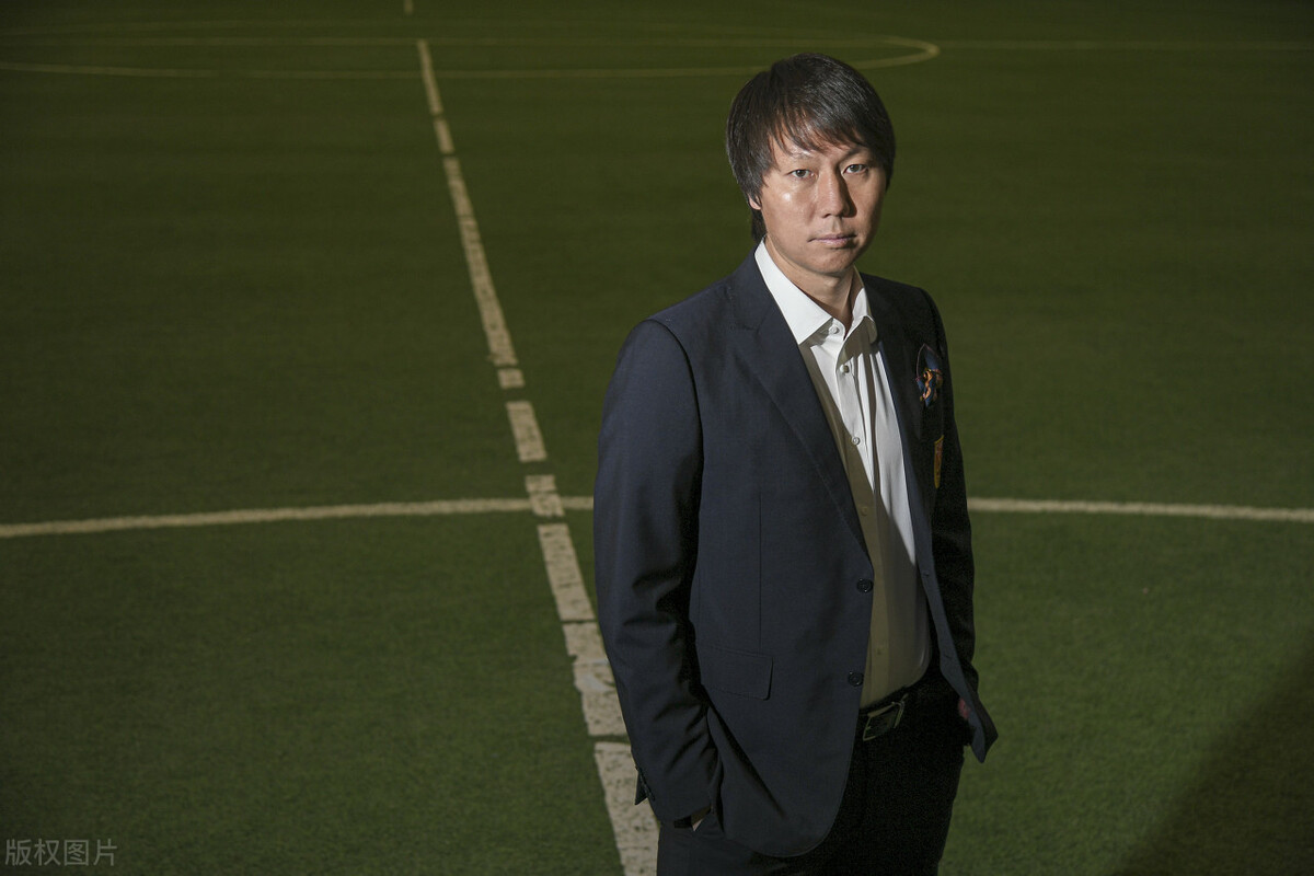 当教练年入3500万不能白拿足协准备甩锅给李铁下课倒计时