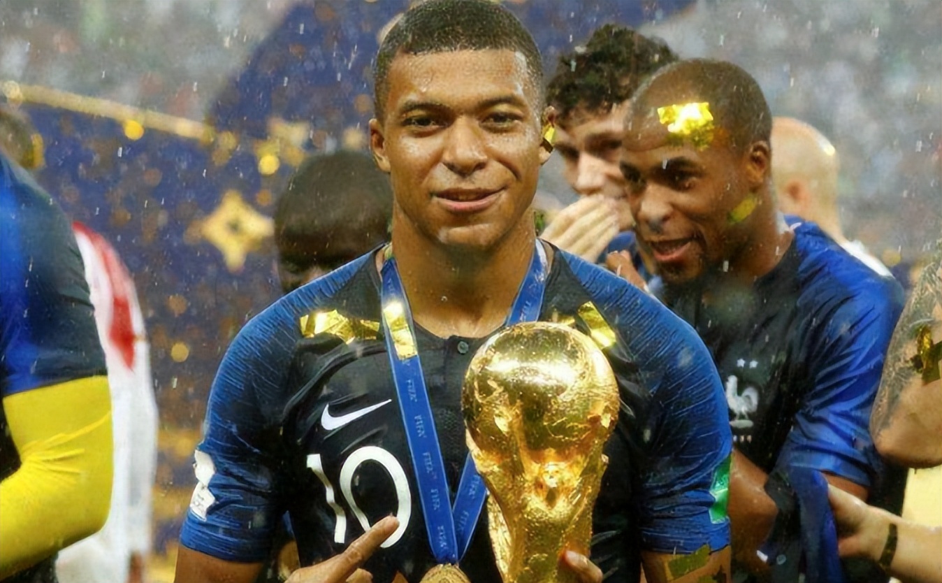 当今足坛身价上涨最快的球员,身价涨一亿博格巴