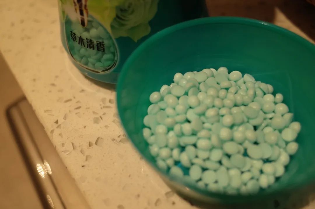 洗衣服需要知道的常识 (洗衣服都要注意什么)