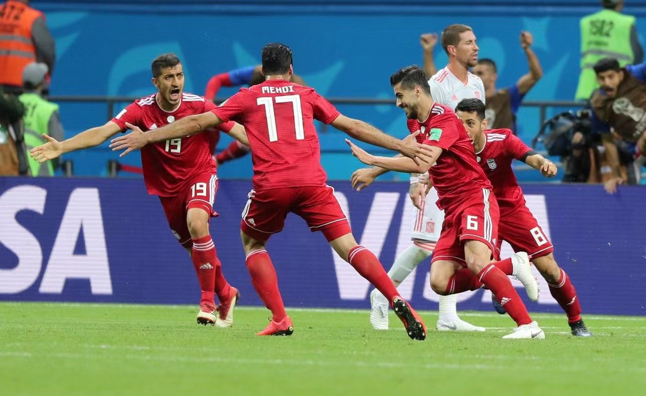 足球界再次见证梅西历史时刻,祝贺梅西第7次获得世界足球先生