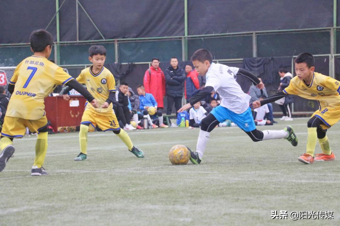 双双取得冠军,德阳市中小学生足球联赛