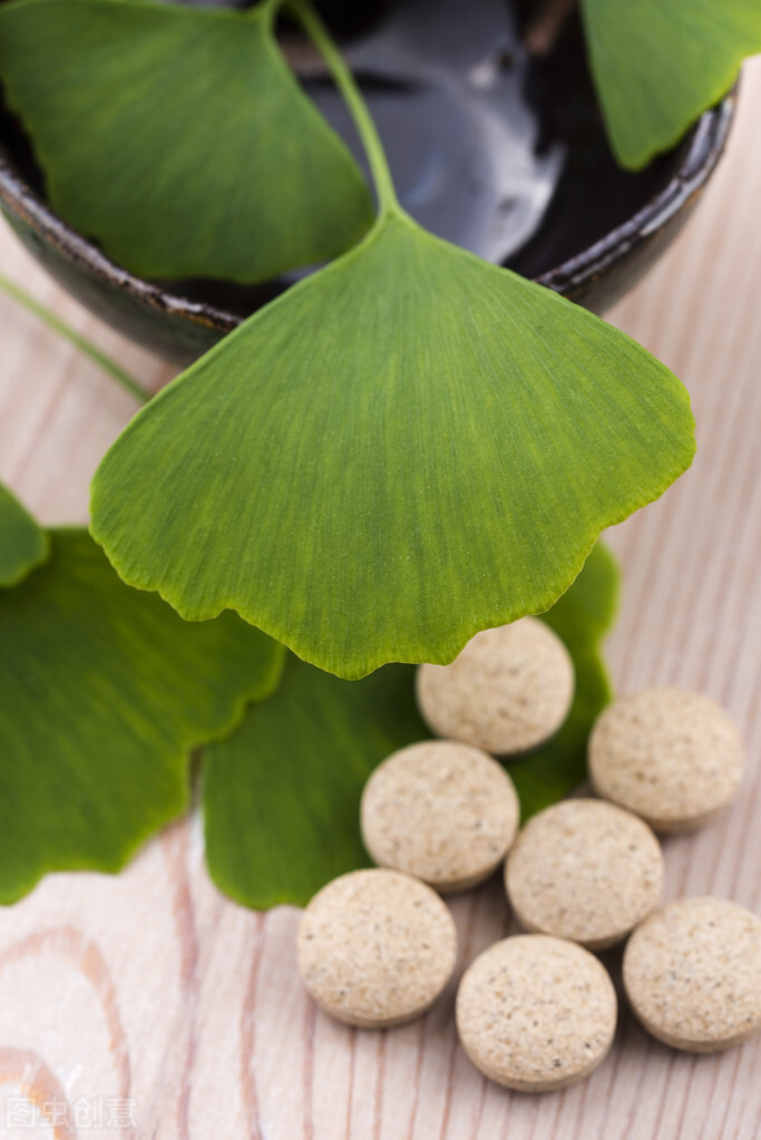 银杏胶囊与银杏酮酯有什么区别,银杏胶囊和银杏提取物哪个好