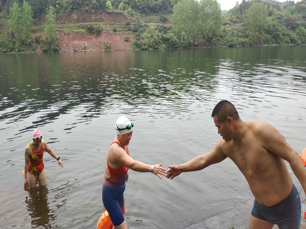 怀化第六届运动会游泳比赛,怀化鹤城泳协漂流