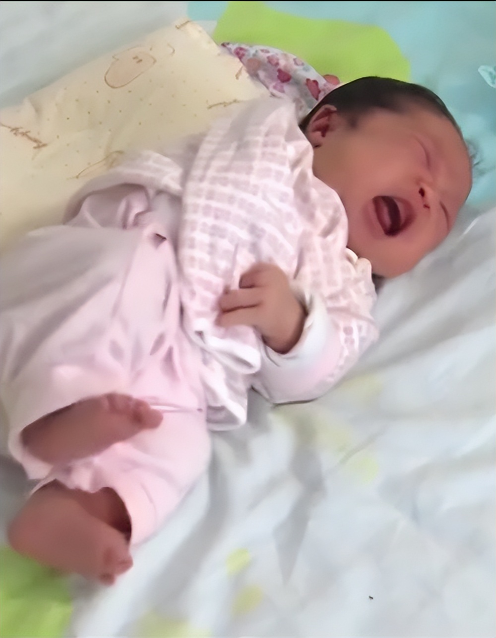 小孩出生少一只胳膊,婴儿出生只有一只胳膊