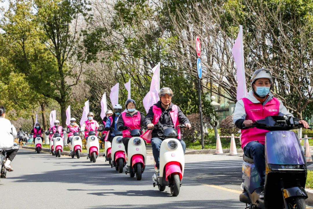 爱玛电动车72v32a石墨烯电池最新款,爱玛石墨烯电动车60v22a新款