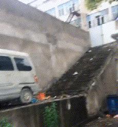 上路单挑，河道团战，衣服上带字母的妹子，你赢了，真的。