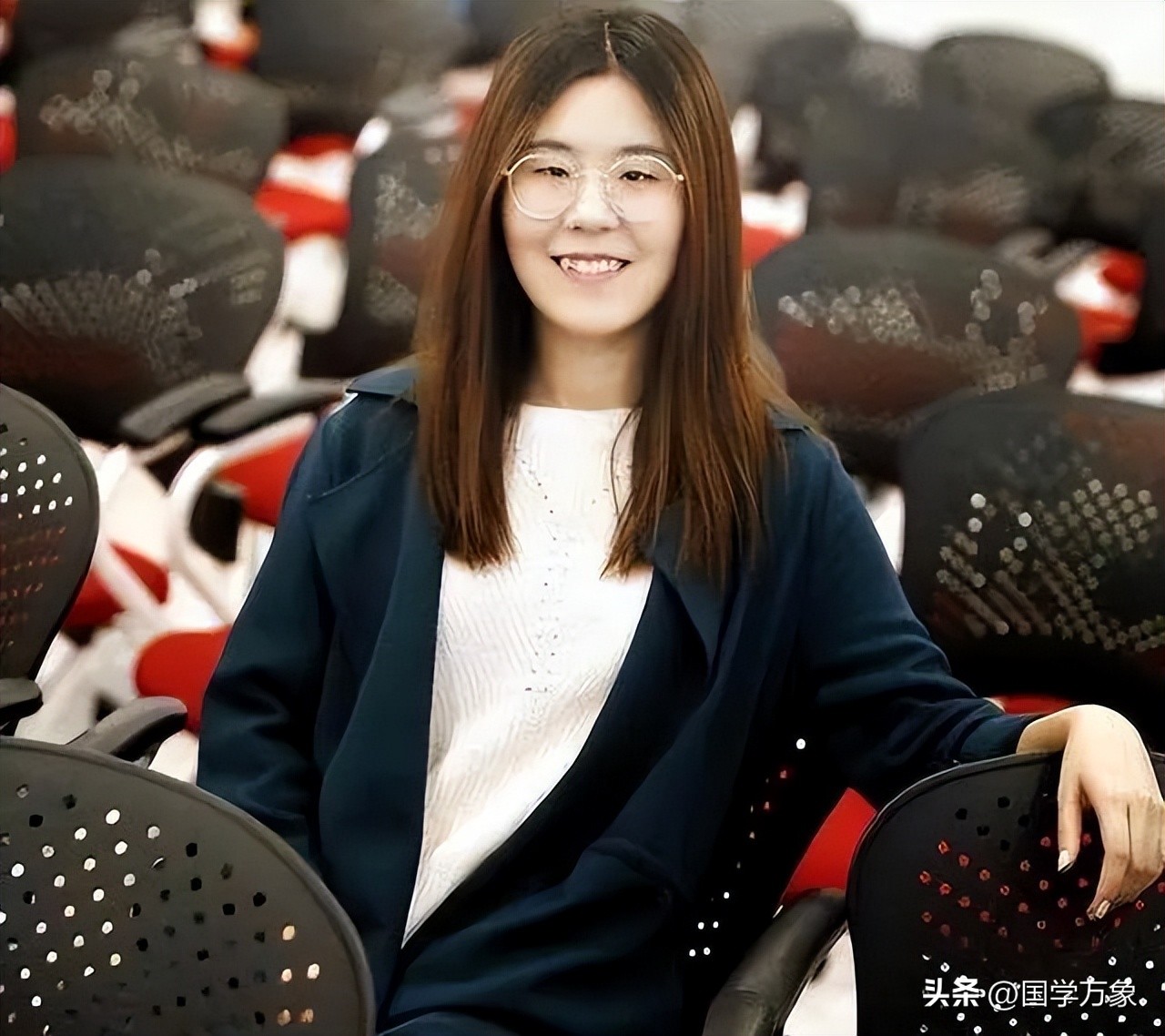 被亿元砸中的信小呆，明明拥有了亿元大奖，为什么却如此凄惨？