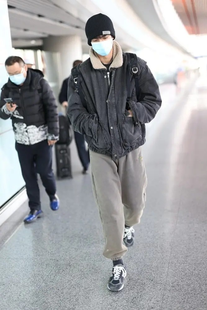 羊羔毛和羽绒服哪个耐穿,男士羊羔毛羽绒服