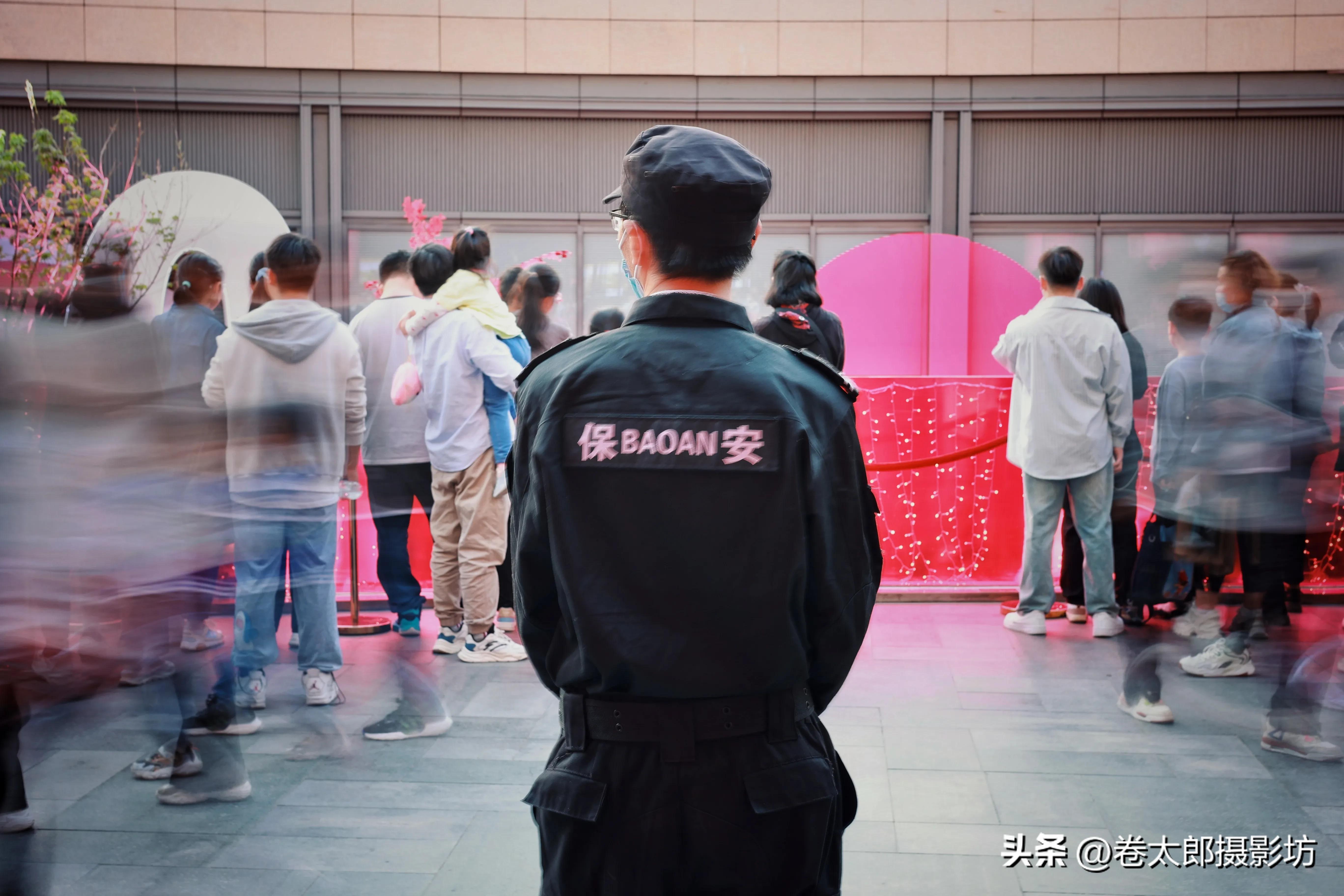 rf50f1.8小痰盂是多少mm的,rf50mmf1.8是小痰盂吗