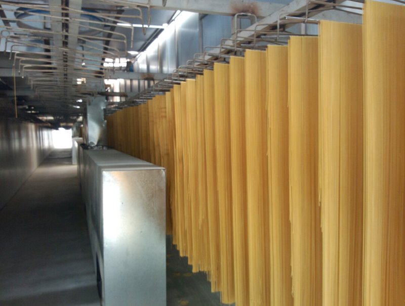 烘干面条如何选热泵烘干机,中小型挂面自动生产烘干机