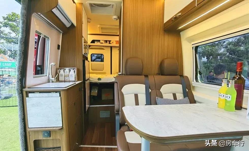 13万b型房车有几款可选,大通旅行家v90房车2021年
