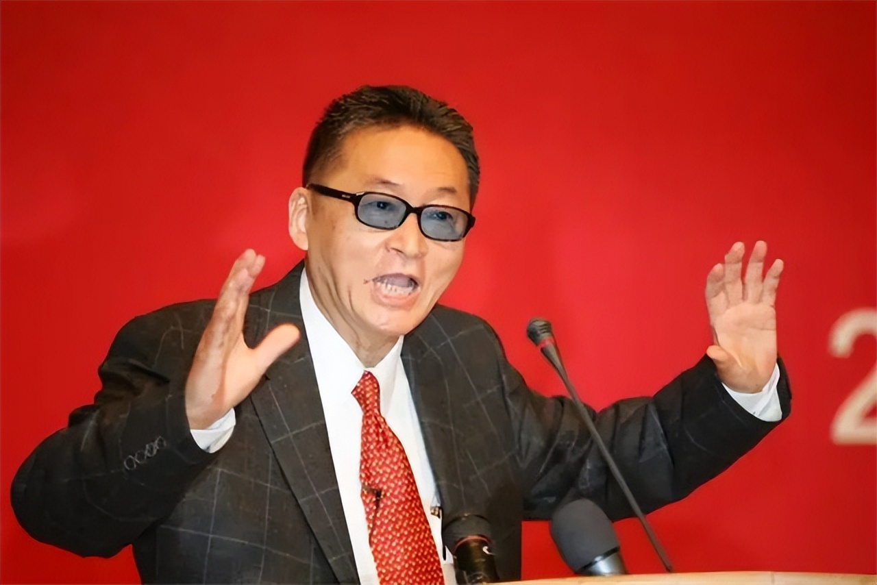 狂傲的李敖为什么说：只有毛主席值得我喊“万岁”，其他人不配