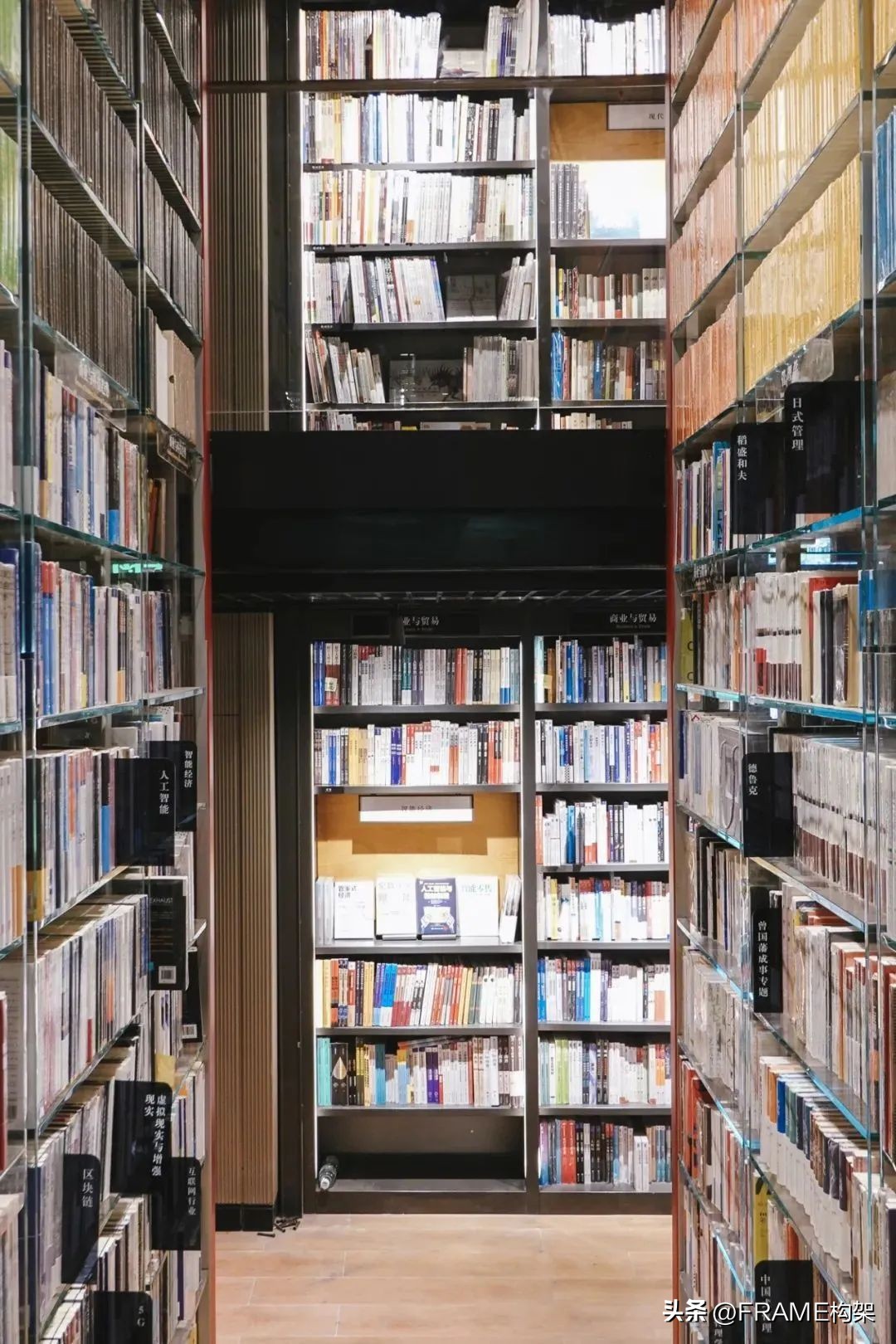 中国的网红书店,网红书店是颜值重要还是内涵重要