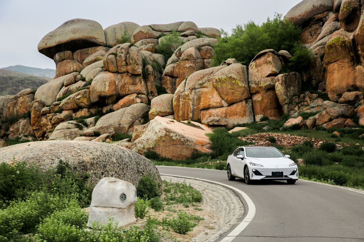 开完朋友的SL03增程版，我放弃了所有的合资燃油中型车