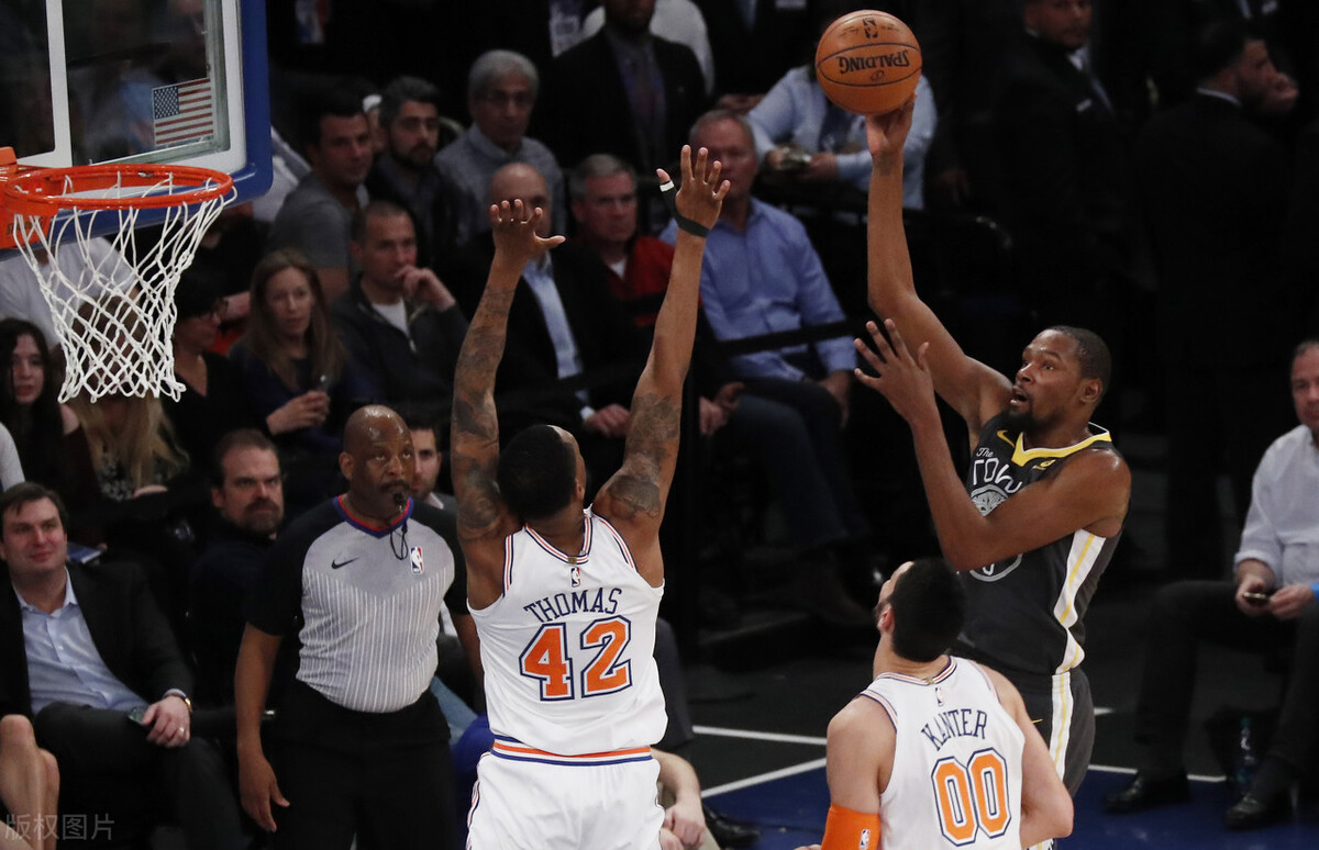 维金斯三分杜兰特,维金斯面对杜兰特压哨三分