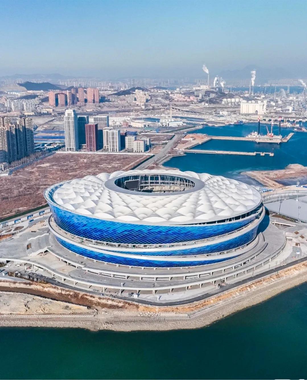 最大的体育场能容纳多少人,最新中国最大10座体育场