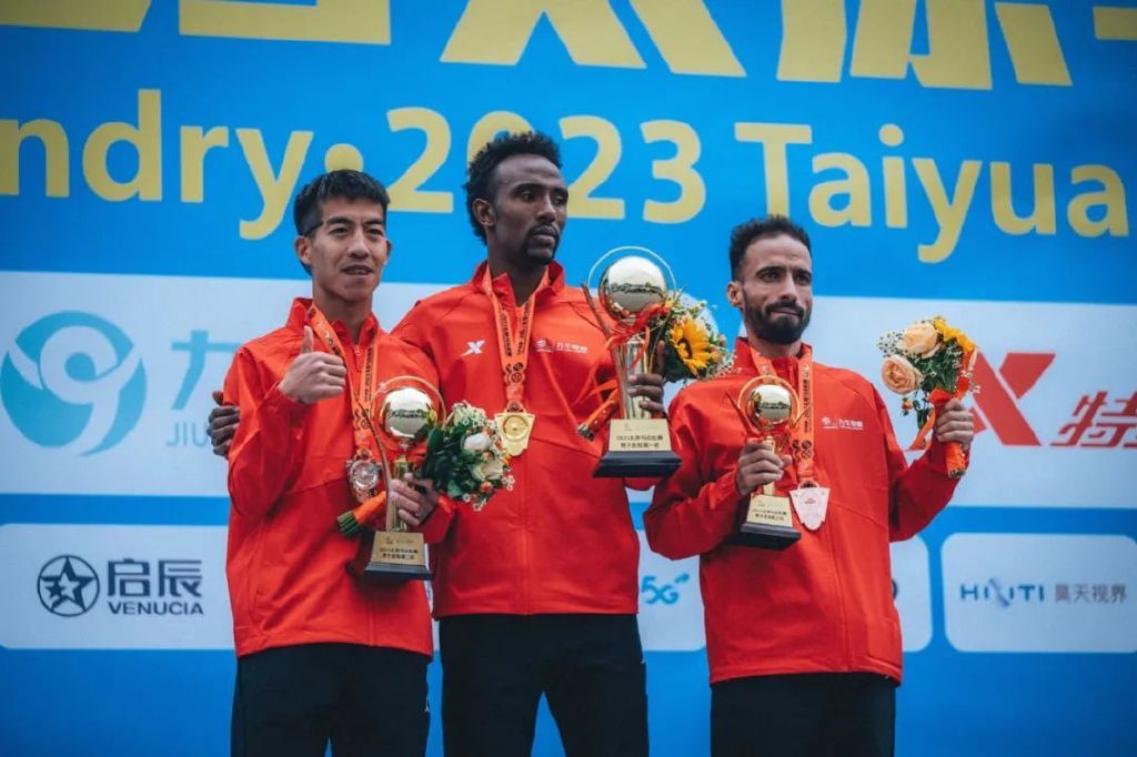 银川破马拉松中国纪录,银川夺冠