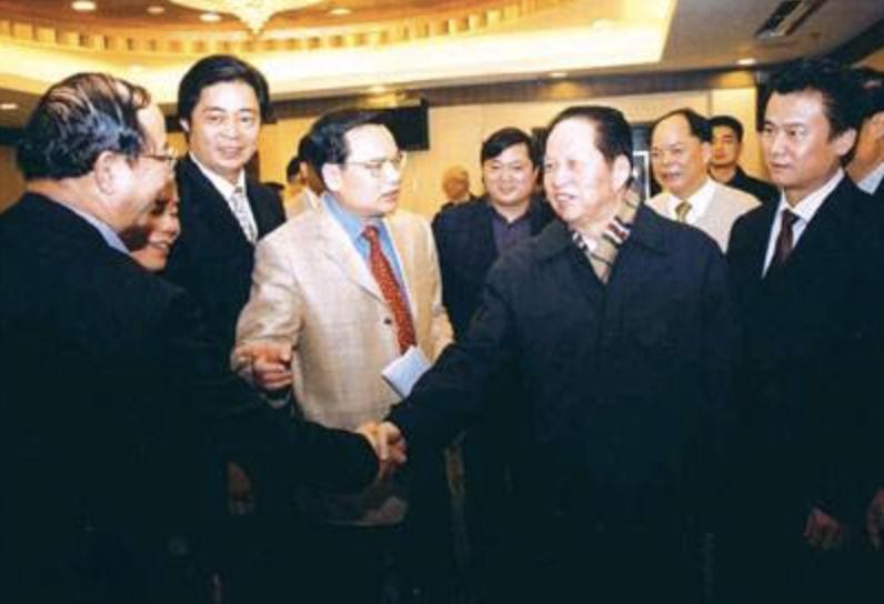 他凭一纸合同，就敢告发改委，盖水电站、做新能源，结局令人唏嘘