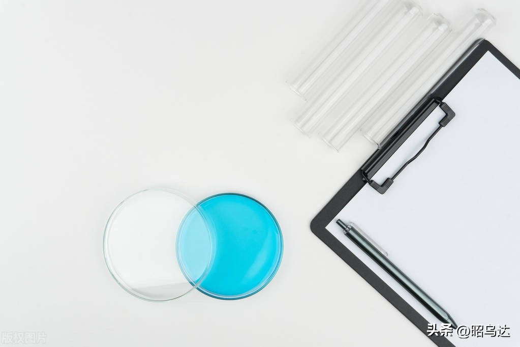 电脑桌面底下的任务栏怎么变透明,电脑桌面透明文件框怎么设置