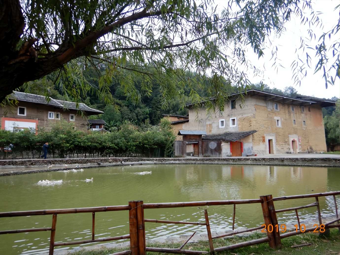 走进世界文化遗产之一福建永定客家土楼