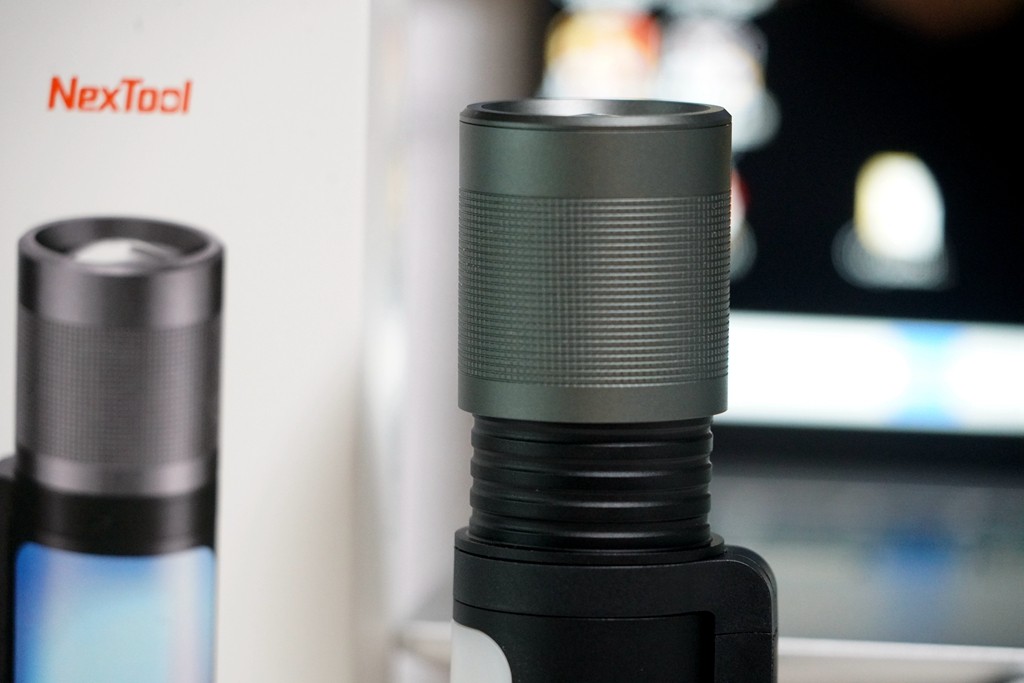 点亮多彩夜晚，让灯光随音而动，纳拓户外12合1雷鸣音乐手电