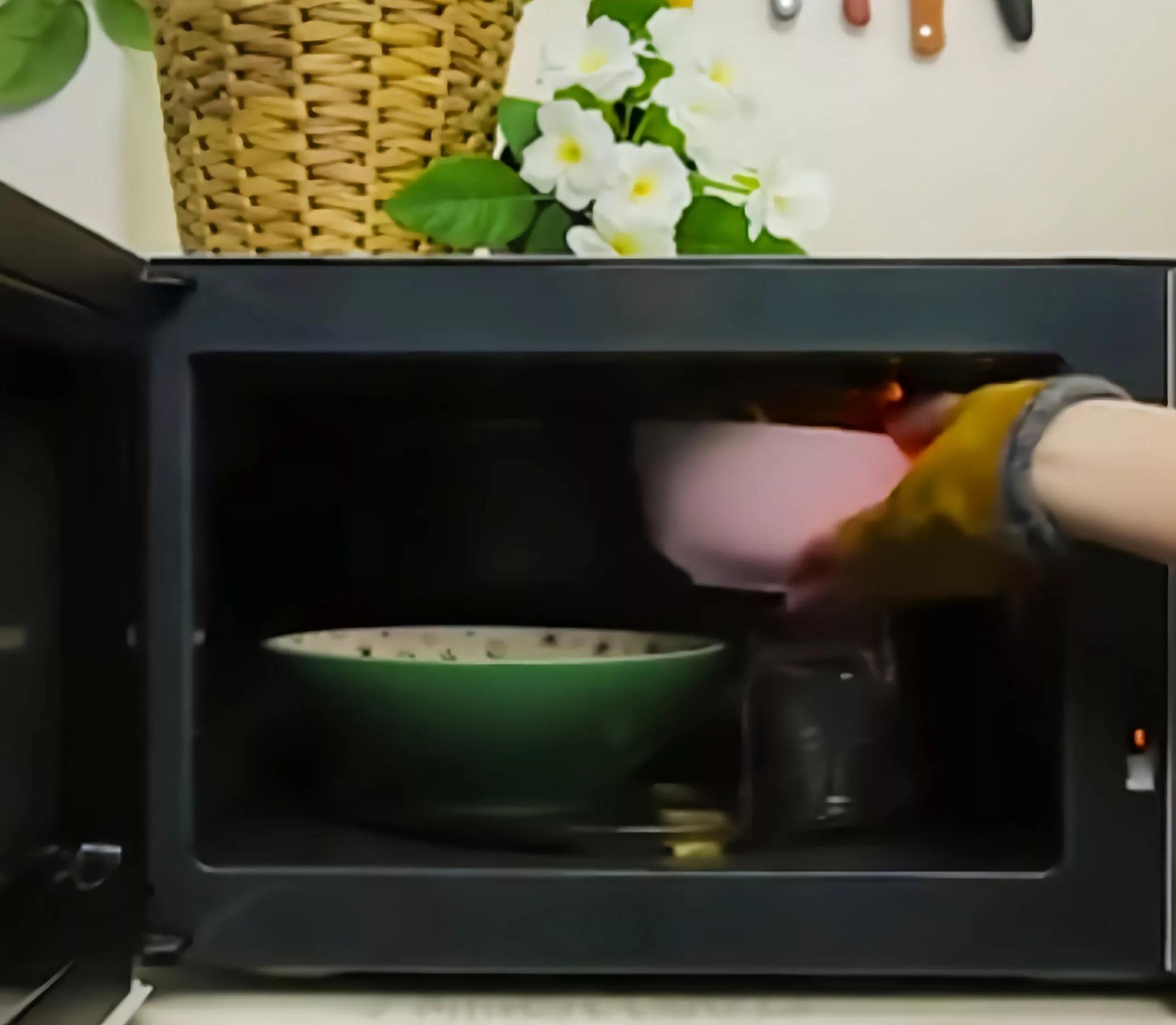 分离蛋清蛋黄最快的妙招,蛋黄和蛋清用手分离小妙招