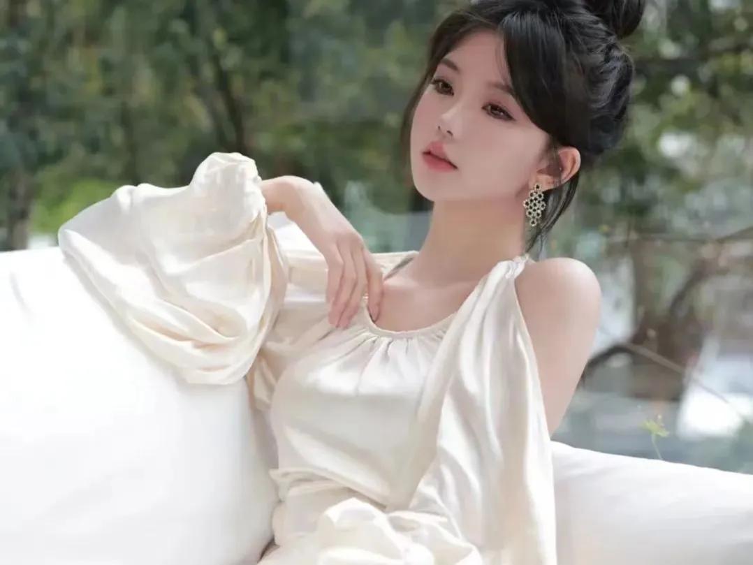 他帮她解除了限制令，车，房子，还有医药费，不理解他为什么帮她