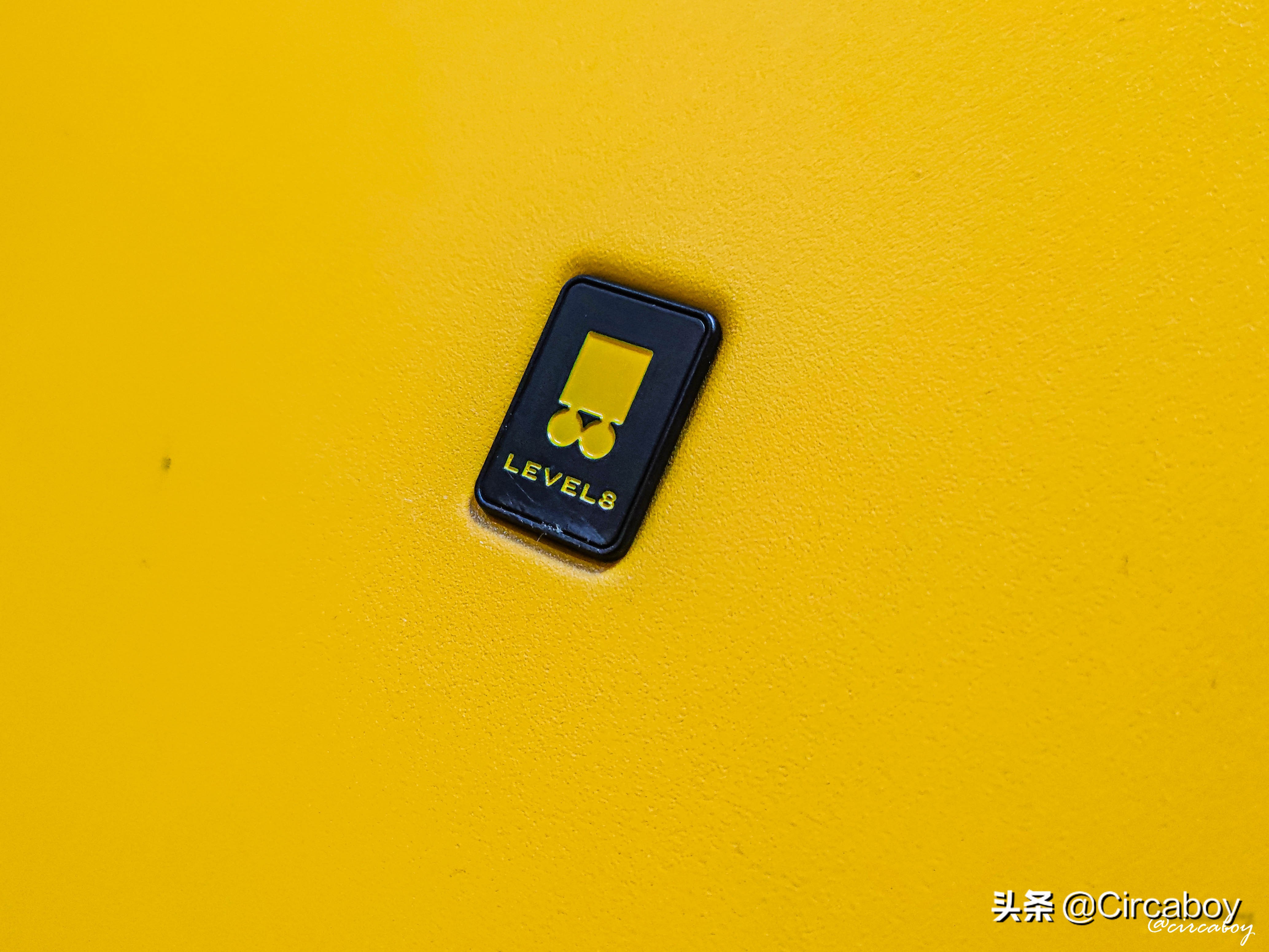 又美又能装，外出旅行必备好物——地平线8号大旅行家行李箱