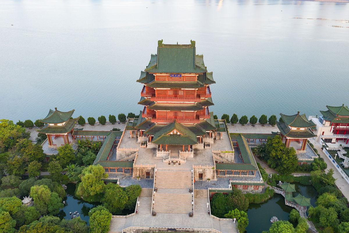 女子苦背滕王阁序免门票,游客背诵《滕王阁序》获免费门票