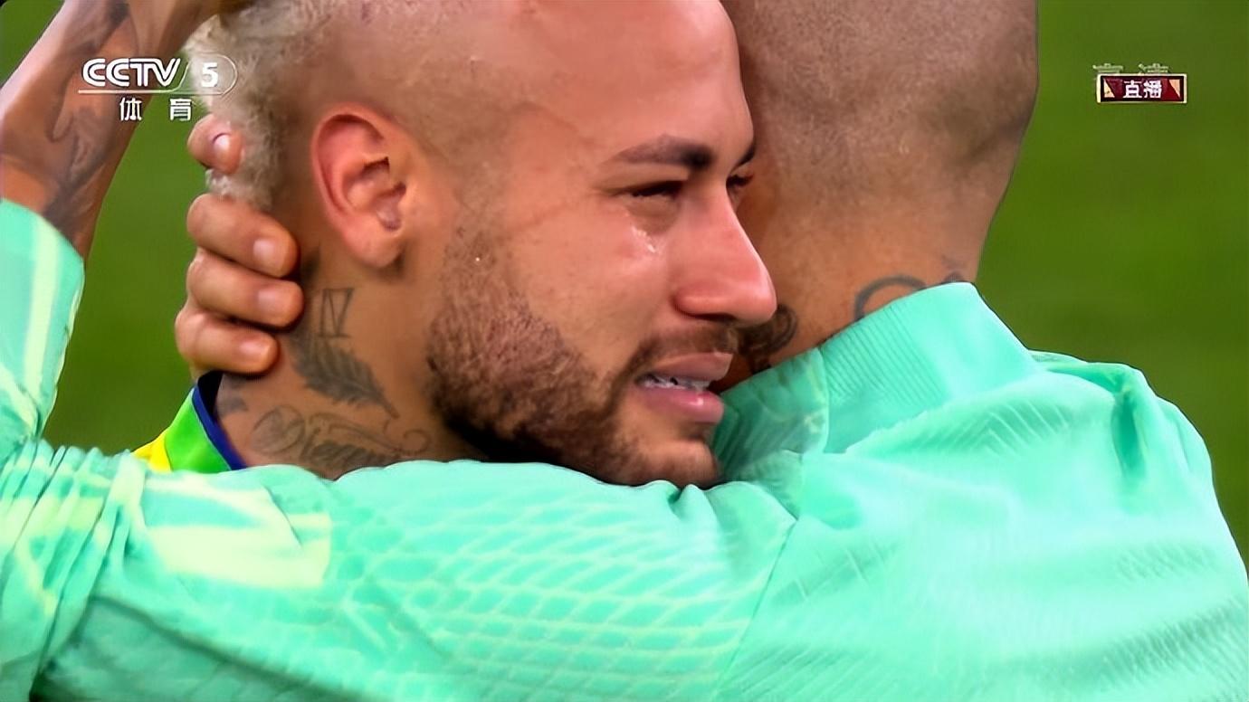 内马尔姆巴佩梅西c罗,内马尔梅西姆巴佩踢c罗