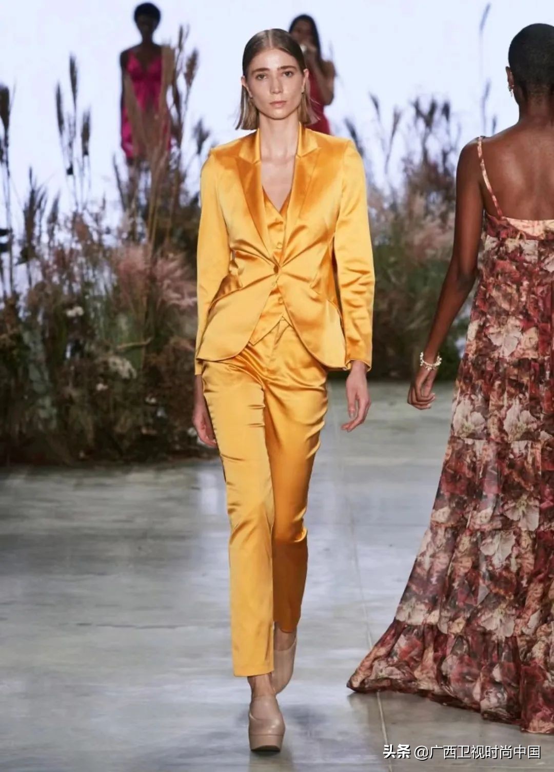 哪些颜色属火,什么颜色属火