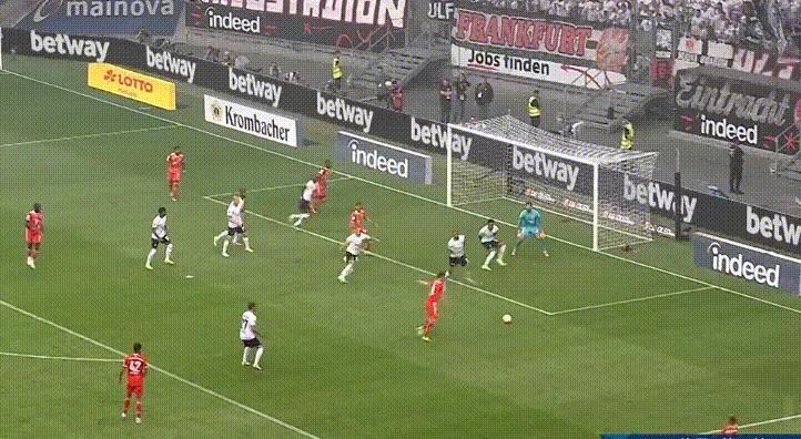 德甲新科冠军全程吊打莱万,拜仁豪夺德甲九连冠阵容