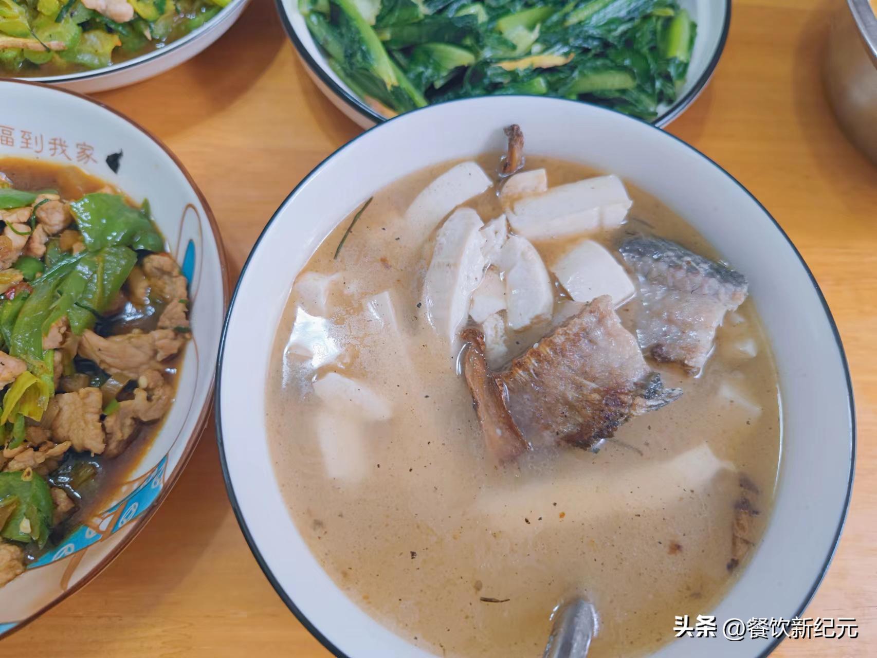 8岁男孩暑假回江西农村外婆家，2个月胖了13斤，爸妈差点没认出来