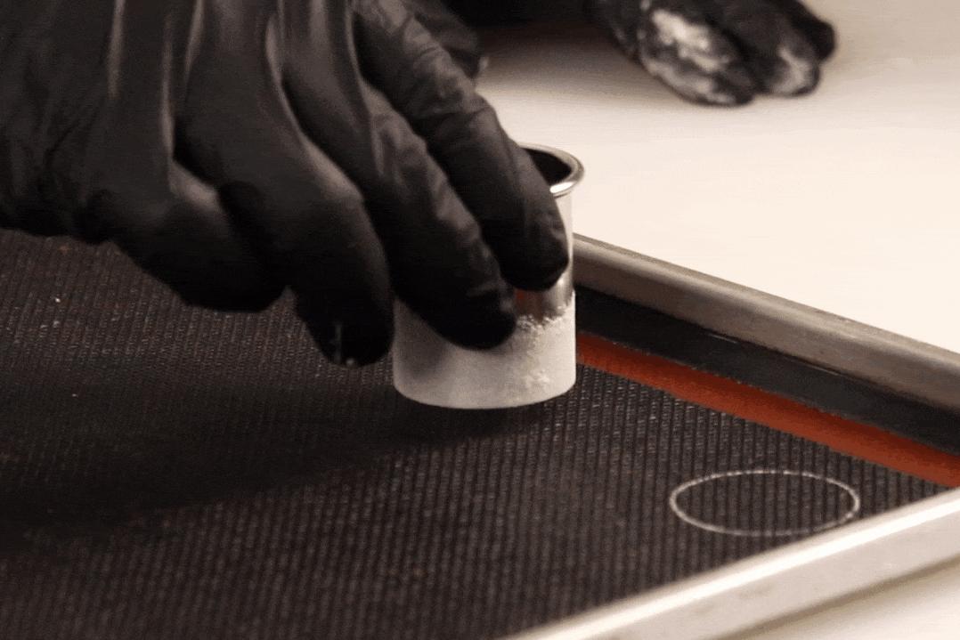 酥皮泡芙烤出来有点塌是怎么回事,泡芙不脆出炉后还塌什么原因