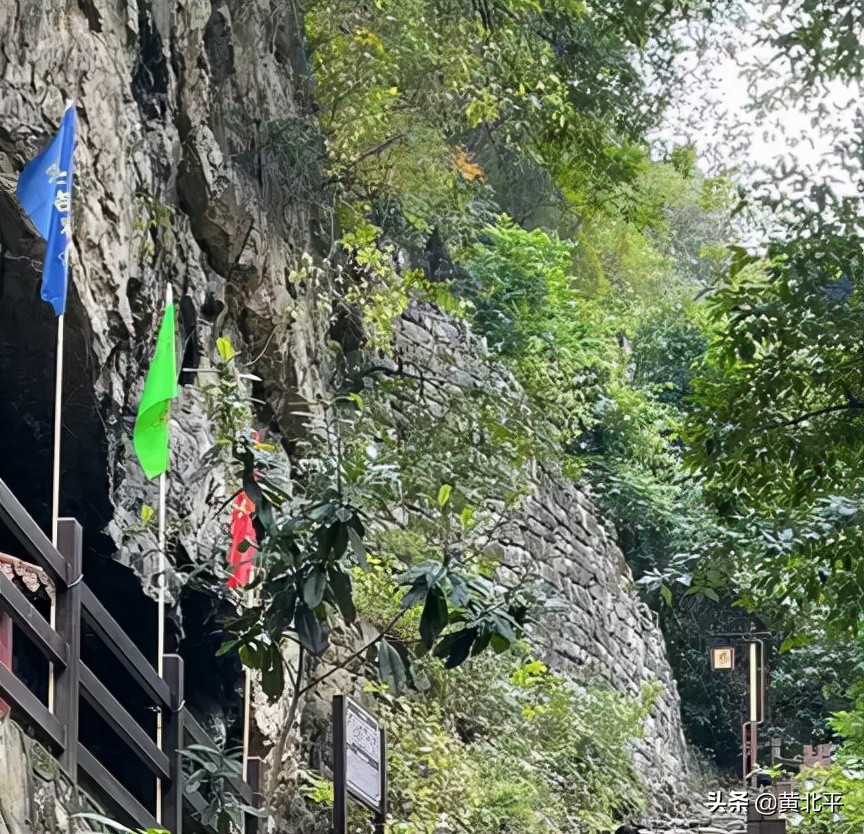云南省盐津县豆沙关，古代蜀人入滇第一险关，还有僰人悬棺可观看