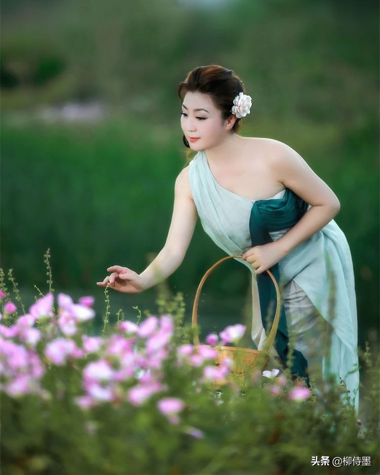 阿姨摄影不会摆姿势？4句口诀拍出优雅美，气质上镜有韵味